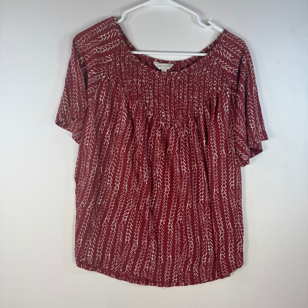 Lucky Brand Womens Medium Red Smocked Chevron Print Short Sleeve Knit Top Blouse